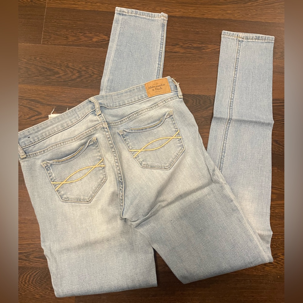 Abercrombie & Fitch Light wash Jeans